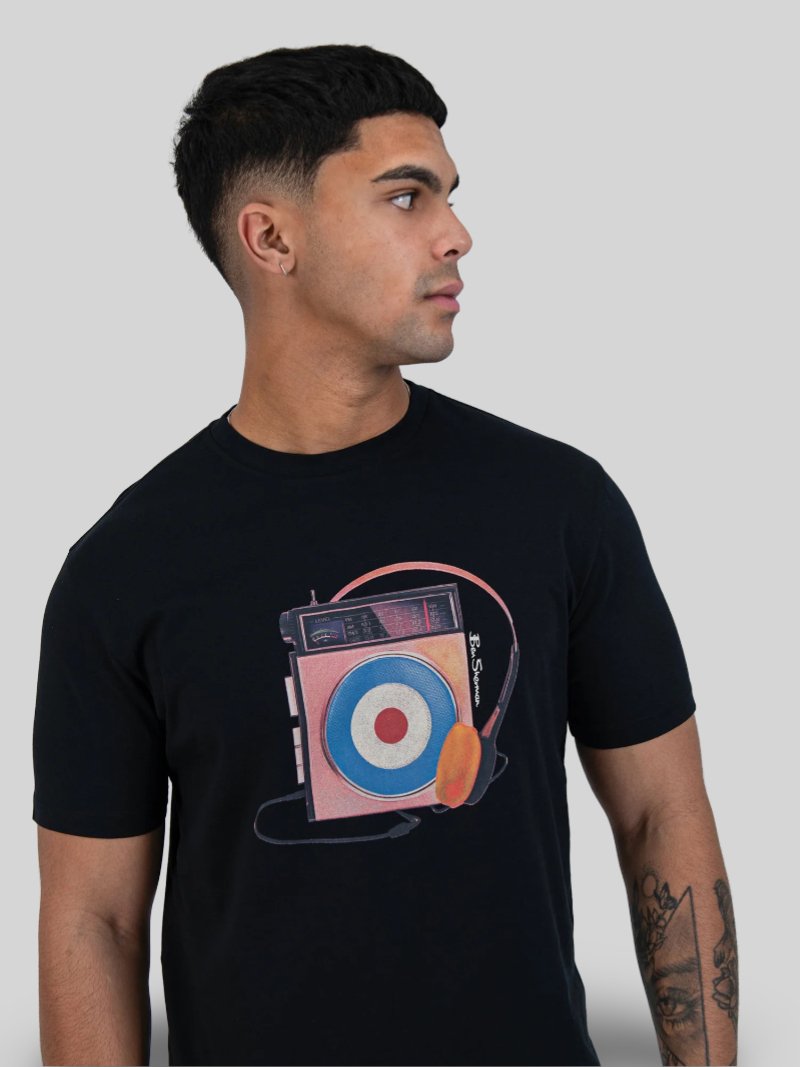 Ben Sherman PORTABLE RADIO TEE - BLACK - Switch On Africa