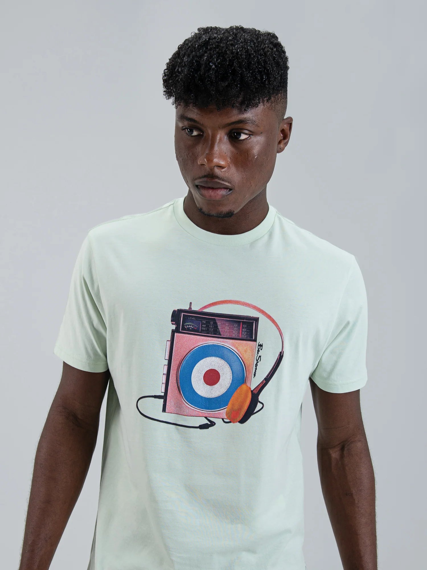 BenSherman PORTABLE RADIO TEE - PISTACHIO - Switch On Africa
